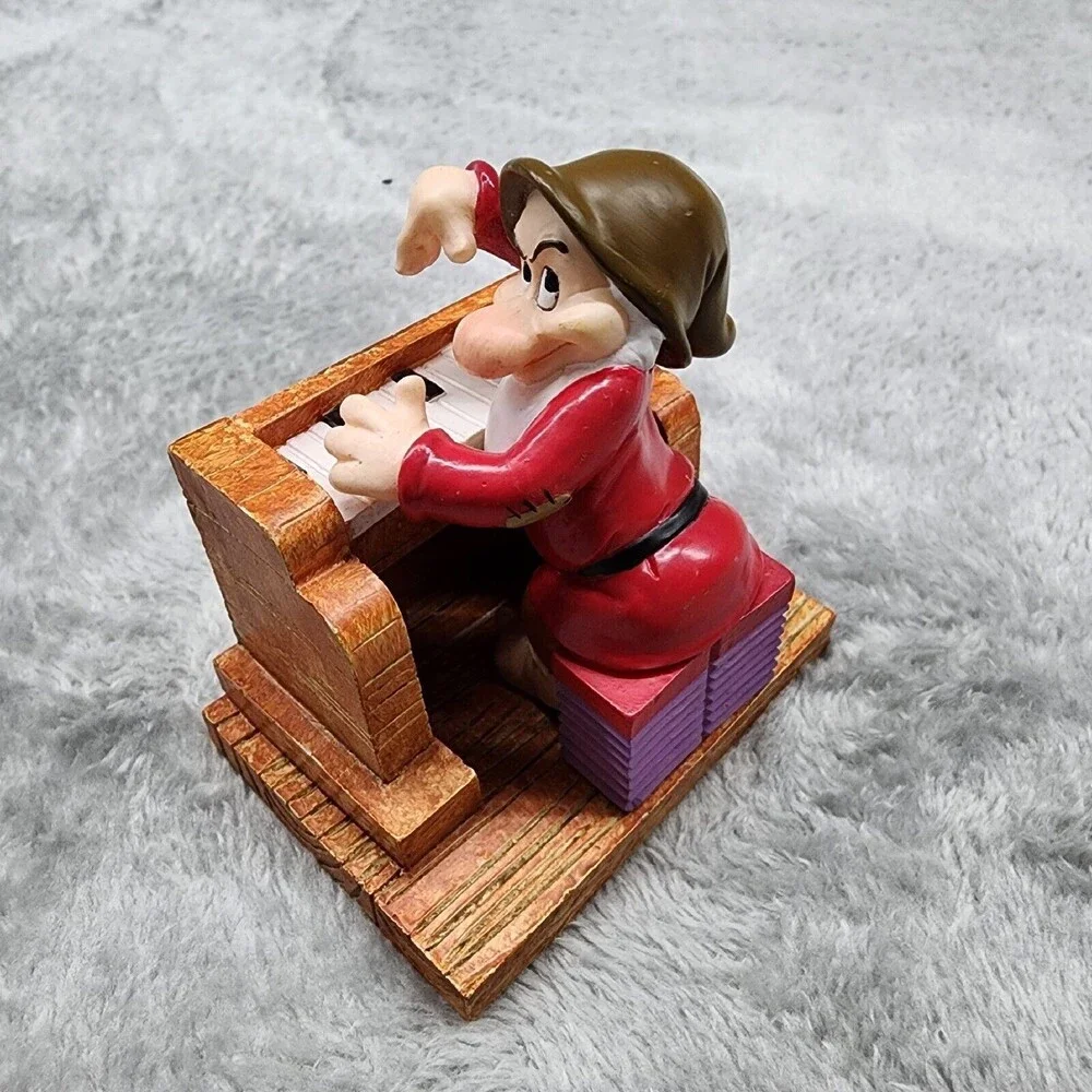 Snow White 65th Anniversary Collector Figure GRUMPY